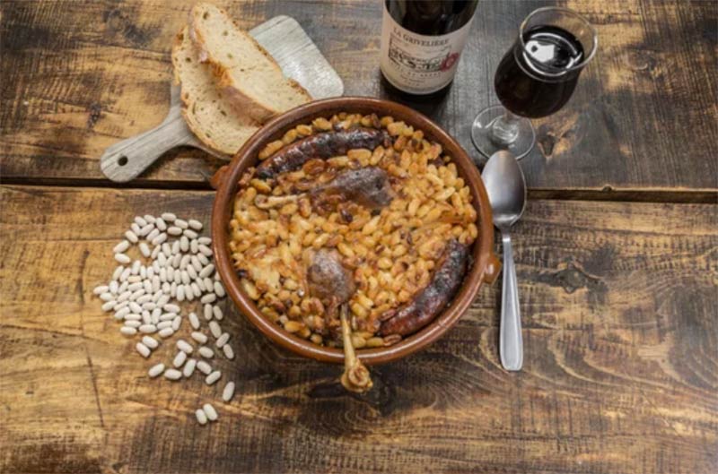 L'incontournable cassoulet accompagné d'un vin de Fronton