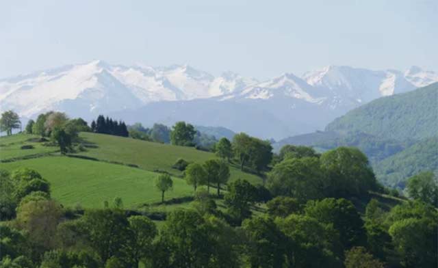 Non loin, déjà, les Pyrénées ariégoises pour des randonnées